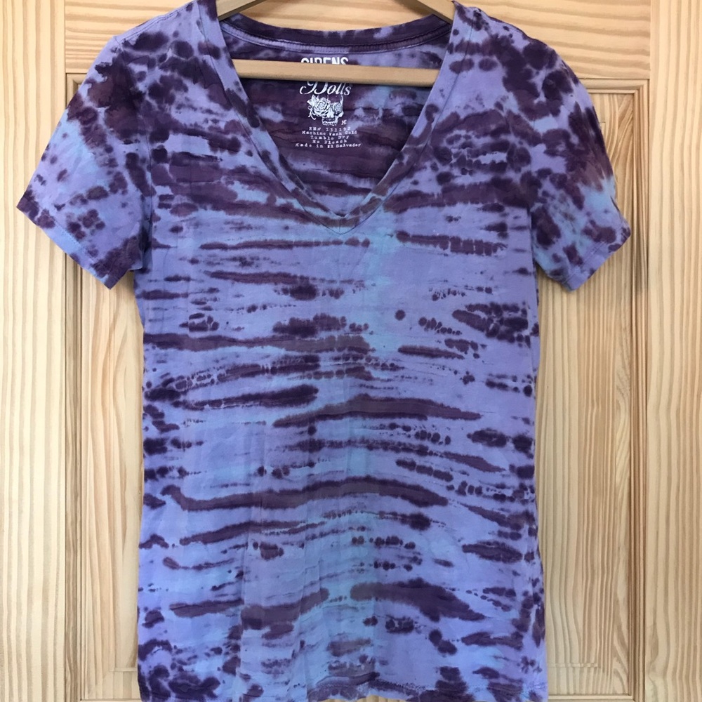 Sirens & Dolls tie dye V-neck